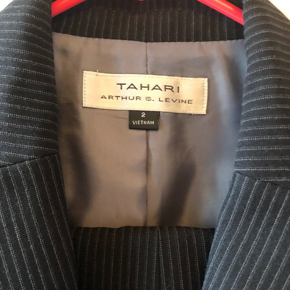 Tahari ASL Black Pinstripe Pant Suit Sz 2 - Picture 2 of 8